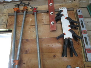 lot 184 image: Pony 34 pipe clamps, levels, spri...