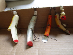 lot 208 image: Antique lures Kautzkys...