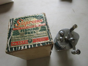 lot 211 image: Pflueger Supreme reel with box...