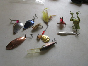 lot 215 image: Antique lures wobbler, spoon bill,...