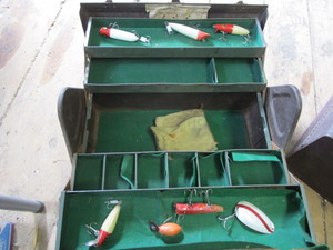 lot 219 image: Metal tackle box & tackle...