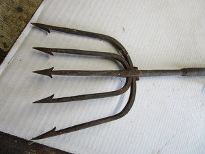 lot 221 image: Fishing spear, 66...