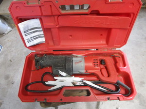 lot 230 image: Milwaukee Sawzall, corded...