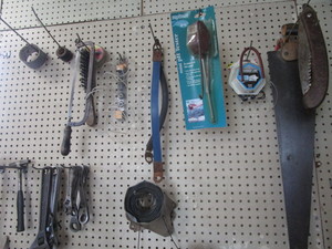 lot 233 image: Adjustable & ratchet wrenches, saws...