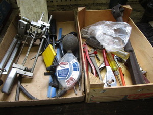 lot 249 image: Chainsaw sharpening, hex wrenches, ...
