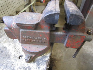 lot 252 image: Columbian bench vise...