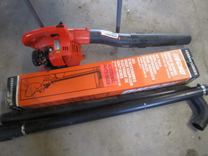 lot 256 image: Echo gas blower with rain gutter ki...