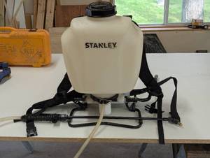lot 113 image: Stanley 61814 Backpack Sprayer - 4 Gallon 90 PSI