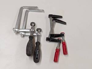 lot 93 image: Set of 4 Mix and Match Wood Clamps - 4 & 6