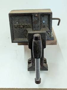 lot 73 image: Large Wilton 161091 - 10 Turret Vise - MetalWood