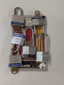 lot 55 image: Set of 6 Master Pad Locks with Keys