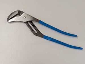 lot 60 image: Channel Lock 480 BigAzz - Tongue and Groove