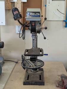 lot 61 image: Delta Drill Press - DP300 - 13Hp - with Bit Holder and Stand - Attached Light