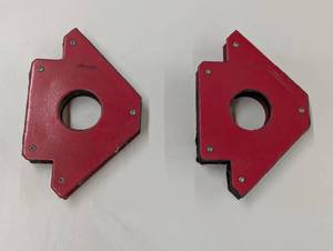 lot 65 image: Pair of CHICAGO ELECTRIC 6-14 in. Multipurpose Magnet Holder