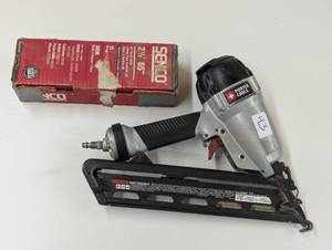 lot 43 image: Porter-Cable 15 Gauge 2-12Angle Finish Nailer - DA250C  with box of Nails