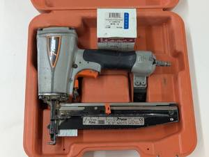 lot 45 image: Pasloade16 Ga Pneumatic Angled Finish Nailer - T250a-F16