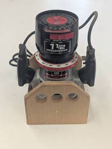 lot 7 image: Craftsman 1 12 HP Router - Model 315.17491 with Storage Stand