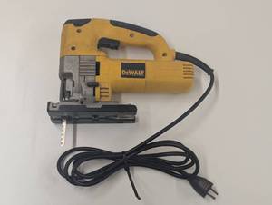 lot 9 image: Dewalt Jig Saw - Heavy Duty  - DW321