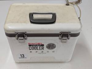 lot 225 image: Engel Live Bait Cooler - 13 Quart - 2x2 Air Pump