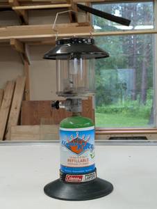 lot 207 image: Colman Propane Lantern with Full 1# Tank