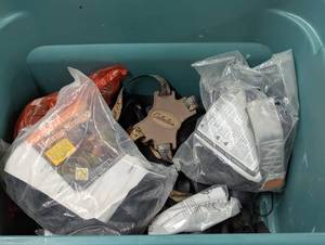 lot 211 image: Full Bin - Deer Stand Straps and Harnesses - Mixed - With Bin