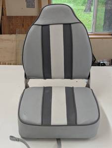 lot 192 image: Garelick EEZ-IN Boat Seat - Vinyl