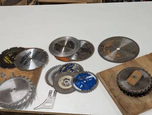 lot 162 image: Huge Lot Mixed Circular Saw Blades - 12 to 7.5