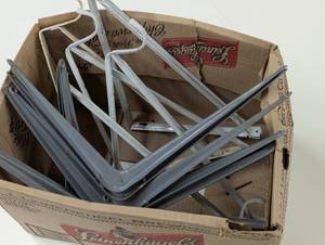 lot 278 image: Full Box of Mixed L-Brackets