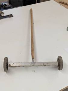 lot 280 image: 14 Rolling Shop Magnet