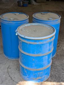 lot 350 image: Set of 3 55 Gallon Drums - 2 Plastic - 1 Metal with Removable Lid