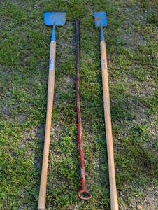 lot 312 image: Set of 3 ChiselsScrappersPry Bar - Steel