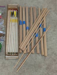 lot 249 image: Arrow Making Supply Kit - Dip Sticks - Tips - Wood Shafts - Fletchings and Tools