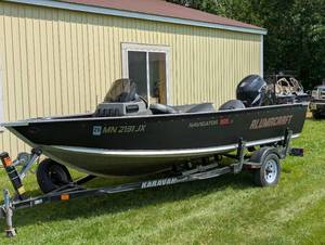 lot B1 image: Alumacraft Navigator 165 cs with 90 HP Suzuki Outboard - Upgraded Seats and Trailer Bumpers, Wheels