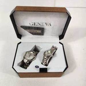 lot 7 image: New His And Hers Geneva Watch Set Silver Band White Face With Box