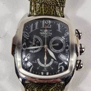 Men's INVICTA Lupah 2094 Dragon Swiss Chronograph Wrist Watch With Green Alligator Band Great Condition