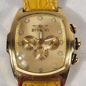 Men's INVICTA Lupa Wrist Watch Gold Face Date Yellow Alligator Band Great Condition  0068