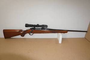 lot 12 image: Ruger M77 .243 Win Bolt-Action Rifle - Weaver V4.5 Scope
