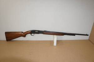 lot 19 image: Remington 121 Fieldmaster .22 SLLR Slide-Action Rifle