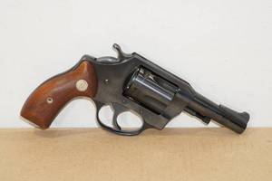 lot 38 image: Charter Arms Undercover .38 Special Double-Action Revolver - 3 Barrel