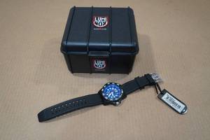 lot 76 image: Luminox Navy SEAL Trident Divers 45mm Watch - XS.3503.F