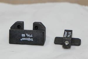 lot 145 image: Trijicon Night Sight