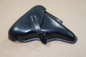 lot 157 image: Auwater & Bubeck Leather Hardshell Luger P.08 Pistol Holster