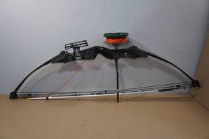 lot 187 image: Bear Pro Specialist 55lb Bow Fishing Set Up