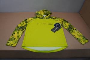 lot 204 image: Blackfish Guide UPFCooling Hooded Long Sleeve - Youth Medium