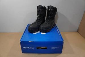lot 227 image: Korkers Icejack Pro Safety Boots - Size 9
