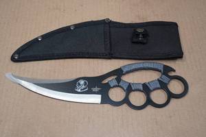 lot 252 image: Ninja Knuckle Finger Cobra Knife