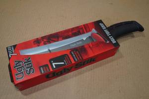 lot 256 image: Ugly Stik 7 Fillet Knife