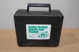 lot 317 image: Econo-Trainer Long Range Remote Dog Trainer