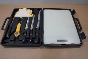 lot 330 image: Gone Fishing Outdoor Series Fillet Knife Set