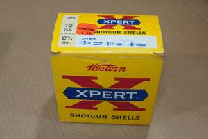 lot 426 image: 25 Western Xpert 12 Gauge 2-34 8 Shot Shotshells